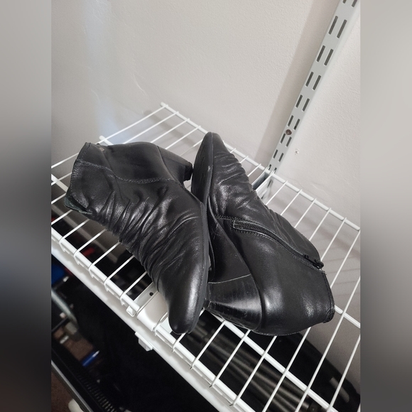 Shoes - Picture 3 of 10